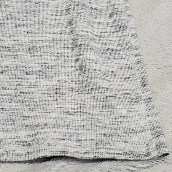 Simple - Picture 3 of 8